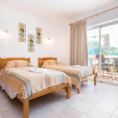 Semesterbostad Coolhouses Algarve Luz, 2 Bed Semi Detached Villa, Jardim Palmeiras Condominium, A Montinhos da Luz