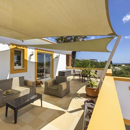 Coolhouses Algarve Luz, 2 Bed Semi Detached Villa, Jardim Palmeiras Condominium, A 펜션