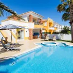 Coolhouses Algarve Luz, 2 Bed Semi Detached Villa, Jardim Palmeiras Condominium, A Mato Porcas