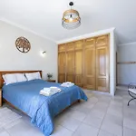 Coolhouses Algarve Luz, 2 Bed Semi Detached Villa, Jardim Palmeiras Condominium, A 펜션