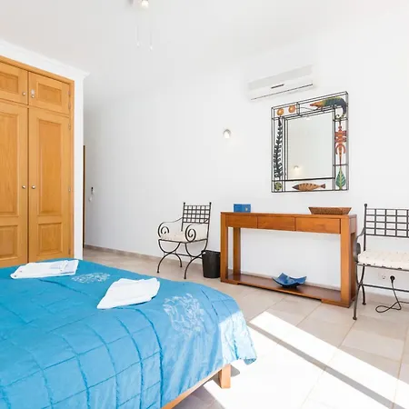 Coolhouses Algarve Luz, 2 Bed Semi Detached Villa, Jardim Palmeiras Condominium, A Mato Porcas
