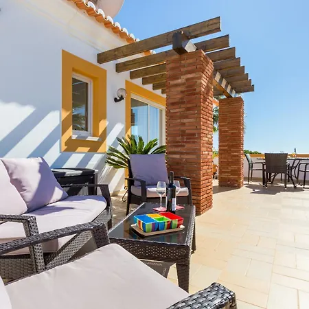 Hébergement de vacances Coolhouses Algarve Luz, 2 Bed Semi Detached Villa, Jardim Palmeiras Condominium, A