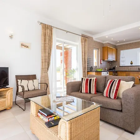 Dom wakacyjny Coolhouses Algarve Luz, 2 Bed Semi Detached Villa, Jardim Palmeiras Condominium, A Montinhos da Luz
