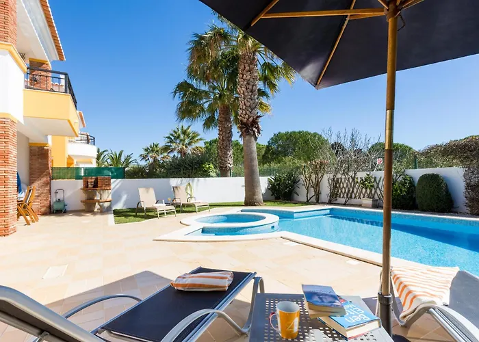 Coolhouses Algarve Luz, 2 Bed Semi Detached Villa, Jardim Palmeiras Condominium, A Hébergement de vacances