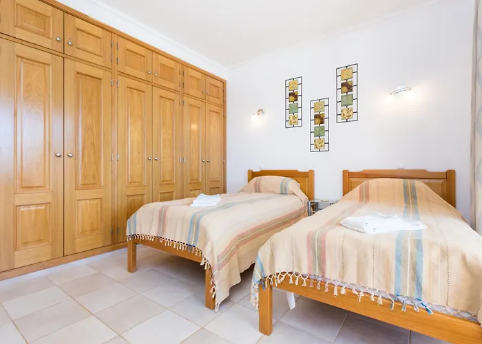 Hébergement de vacances Coolhouses Algarve Luz, 2 Bed Semi Detached Villa, Jardim Palmeiras Condominium, A *