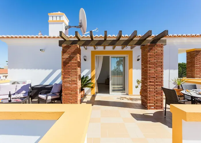 Coolhouses Algarve Luz, 2 Bed Semi Detached Villa, Jardim Palmeiras Condominium, A Hébergement de vacances
