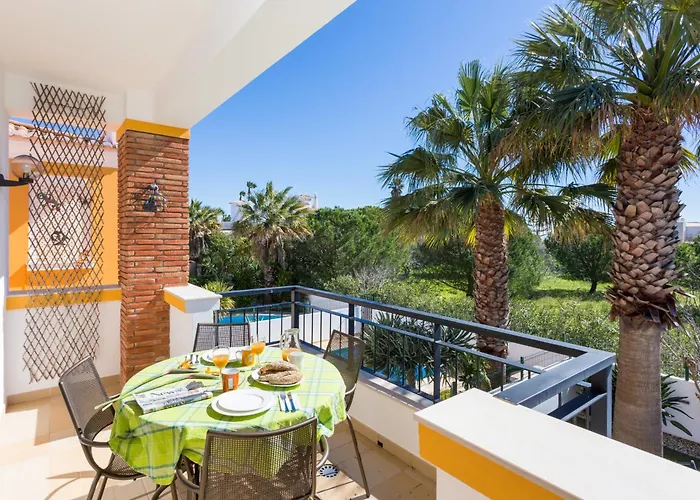 Hébergement de vacances Coolhouses Algarve Luz, 2 Bed Semi Detached Villa, Jardim Palmeiras Condominium, A *