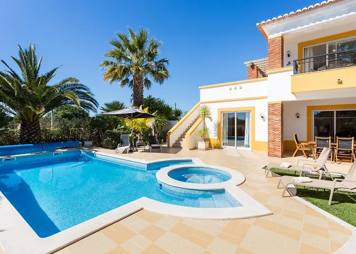 Coolhouses Algarve Luz, 2 Bed Semi Detached Villa, Jardim Palmeiras Condominium, A Hébergement de vacances